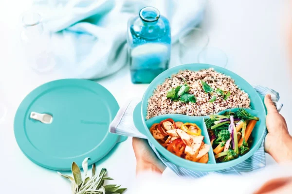 Tupperware-Mikrodalga-Bolmeli-Tabak-700ml-Turkuaz Tupperware mikrodalga bölmeli tabak 700 ml turkuaz 3 bölmeli yemek taşıma kabı